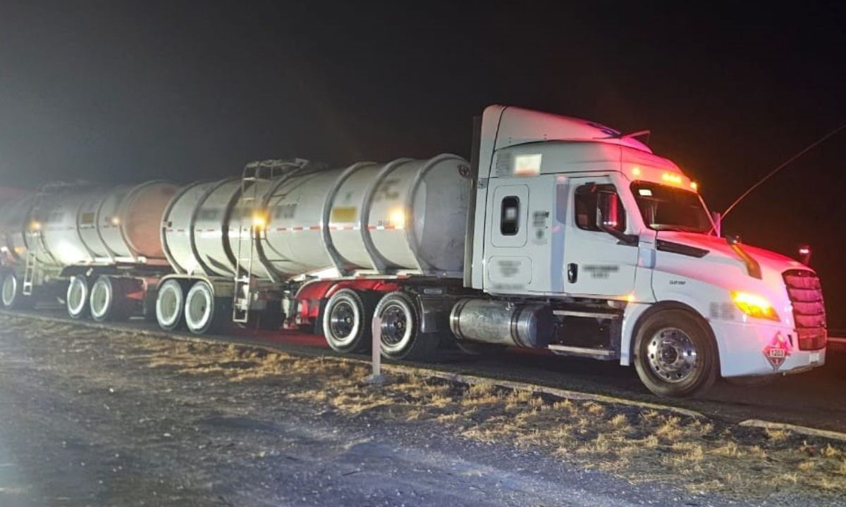 El fin de semana, Fuerzas Federales aseguraron 175 mil litros de huachicol en Jalisco y San Luis Potosí.