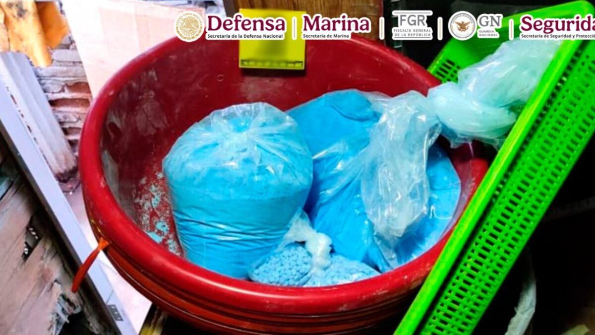 De acuerdo con Omar García Harfuch, titular de la SSPC, además de las pastillas se aseguraron más de 3 kilos de la misma droga sintética.