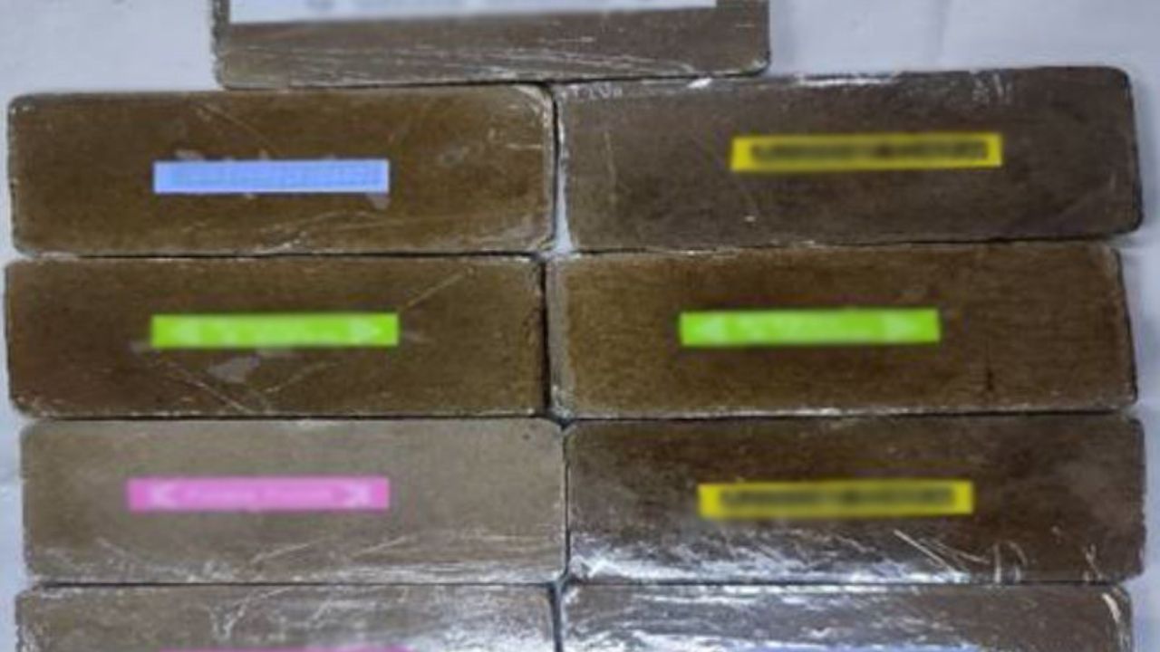 chocolates asegurados en el AICM