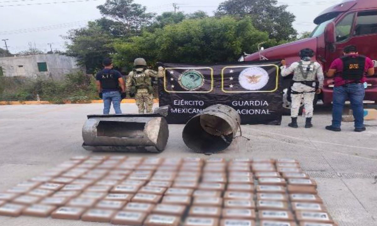 En Oaxaca, elementos de la Defensa y la Guardia Nacional (GN) aseguraron 200 kilos de cocaína.