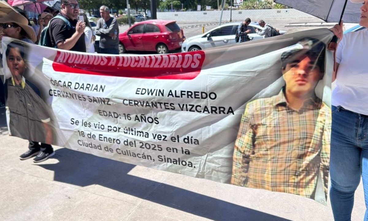 Familias se manifestaron por las calles de Culiacán, Sinaloa