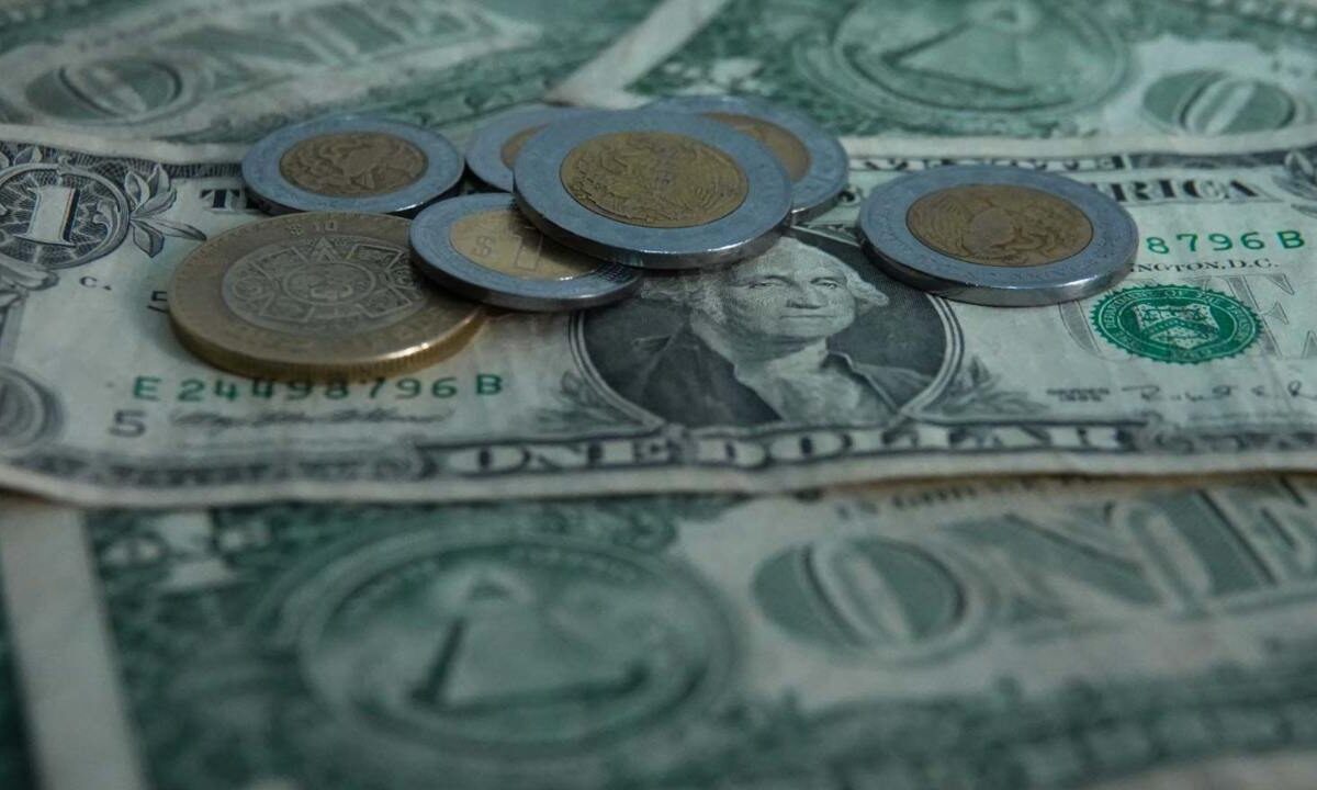 La encuesta de Citi México mejora nivel del peso mexicano este año.