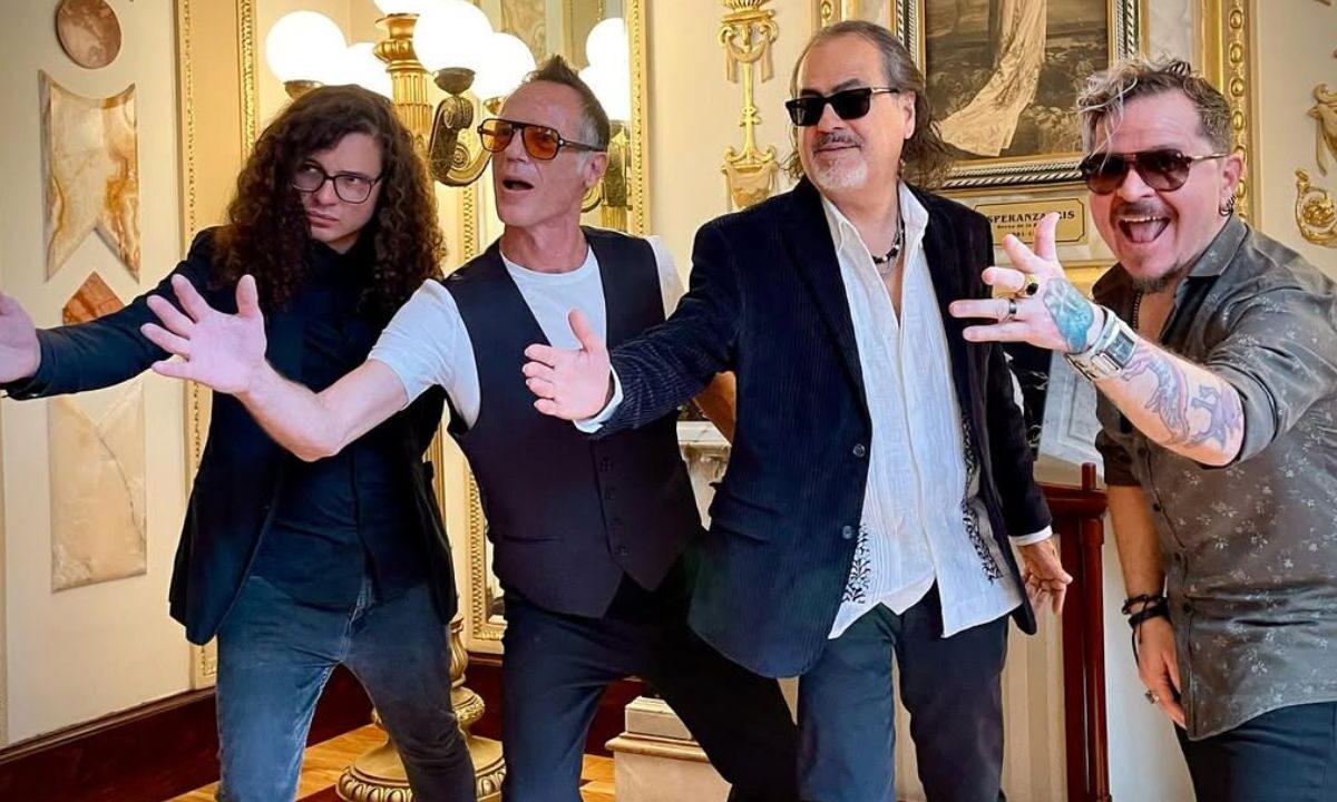 13 álbumes confirman el haber musical de la banda en donde han añadido elementos a la forma de hacer rock