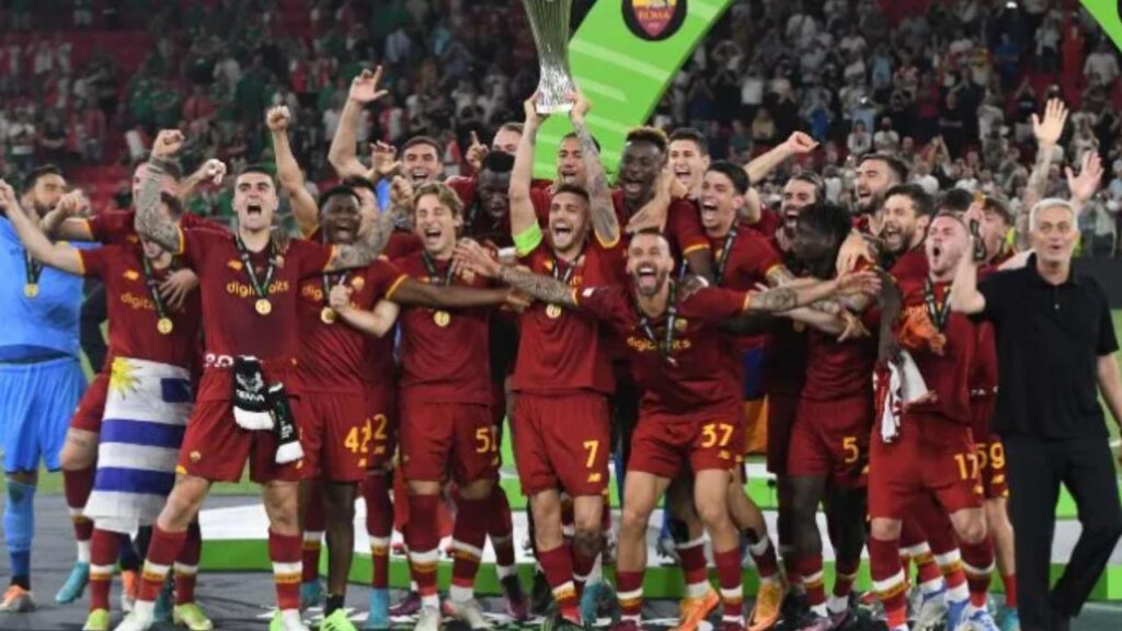  La Roma fue el primer campeón de la Conference League.