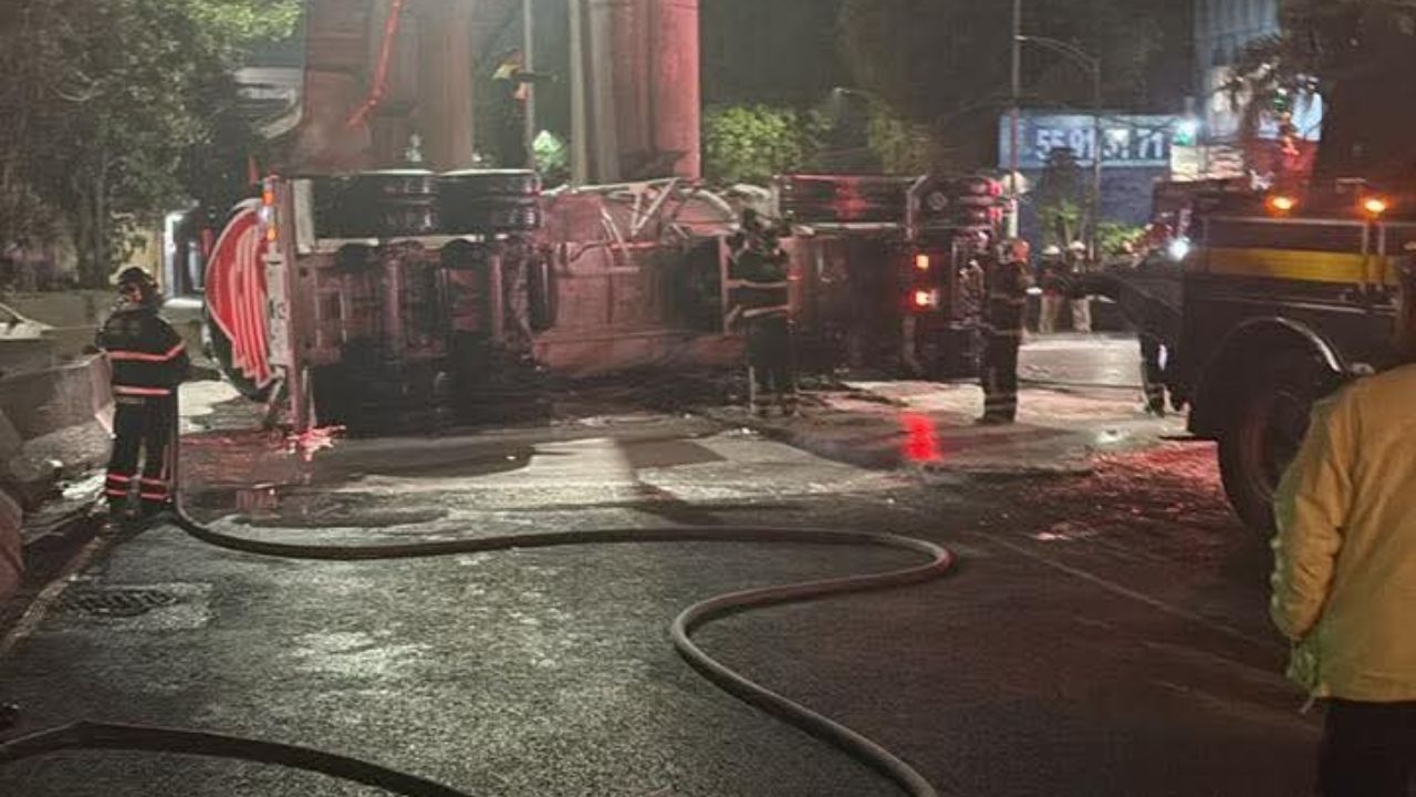 volcadura de pipa de pemex con gasolina