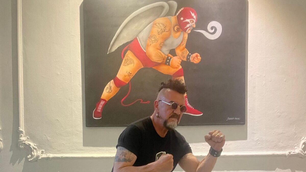 Sergio Arau es un creativo incansable, guitarrista de Botellita de Jerez, ilustrador de libros infantiles y de la SEP, así como caricaturista político y social para periódicos, fue director de la visionaria película Un Día sin Mexicanos