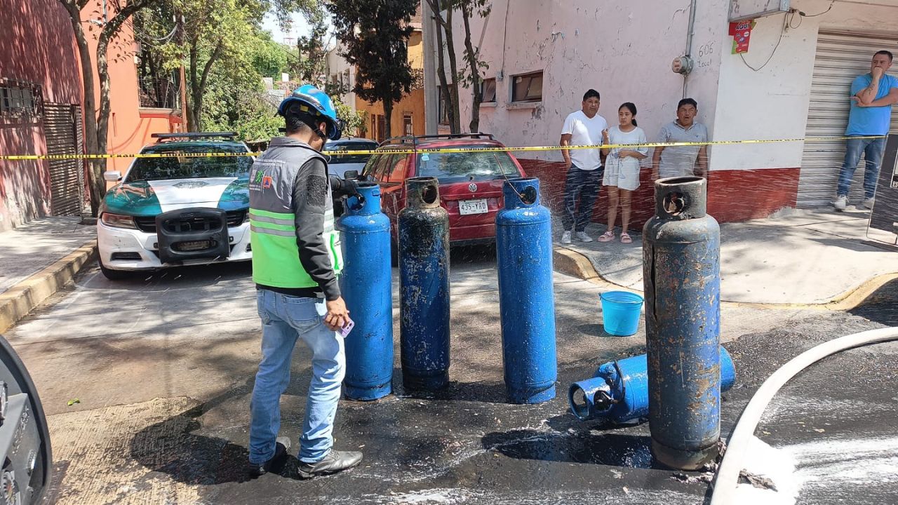 Una menor sin vida y dos lesionados deja una explosión por acumulación de gas en la alcaldía Álvaro Obregón.