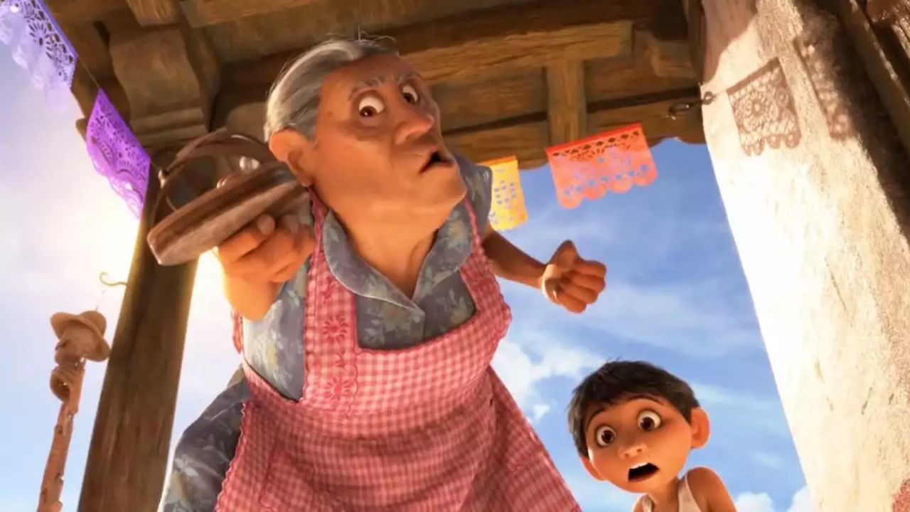 Pixar compartió la triste noticia de la muerte de la actriz Renée Victor, quien prestara su voz en inglés a Abuelita Elena en Coco.