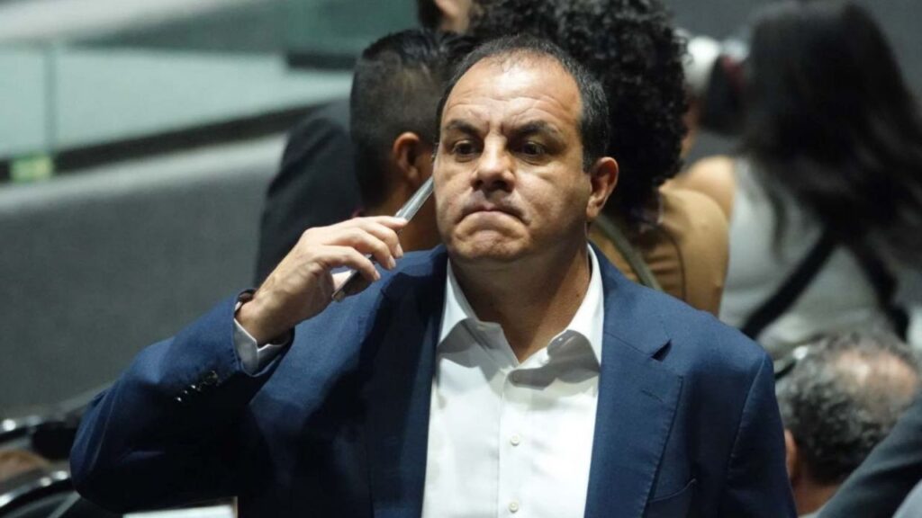Feministas entregan firmas para pedir desafuero de Cuauhtémoc Blanco. Noticias en tiempo real