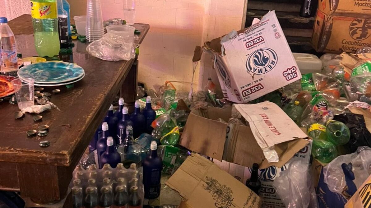 La alcaldesa de Cuauhtémoc, Alessandra Rojo de la Vega, destacó las condiciones insalubres del lugar, el hallazgo de decenas de bebidas alcohólicas y el uso de un ataúd como hielera; el domicilio fue clausurado por la Fiscalía.