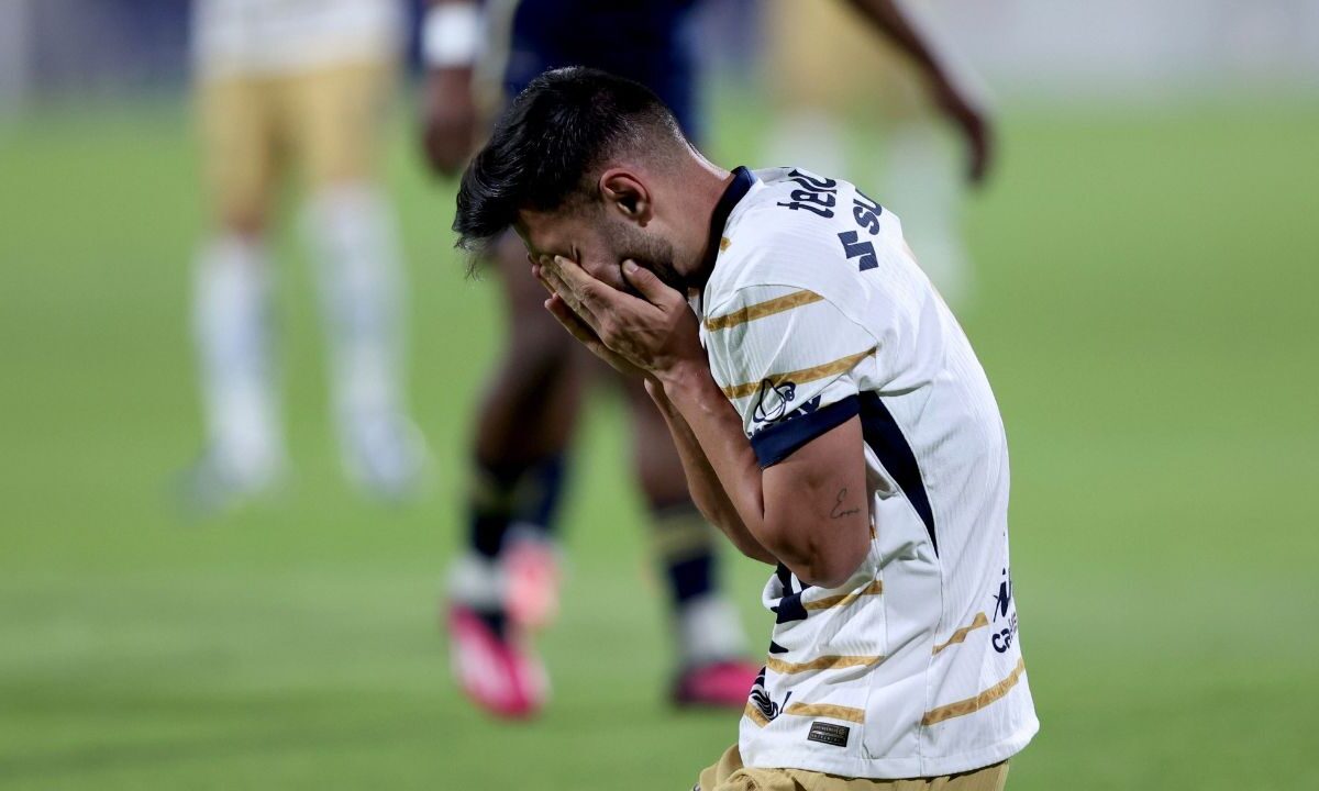 FIFA inhabilita a Pumas para fichar jugadores