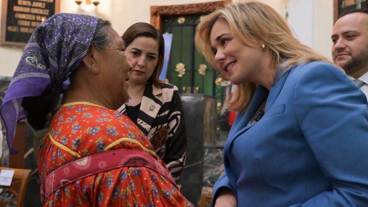 La gobernadora de Chihuahua, Maru Campos, garantizó justicia incluyente a los pueblos originarios.