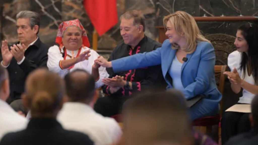 La gobernadora de Chihuahua, Maru Campos, garantizó la justicia incluyente a pueblos originarios.
