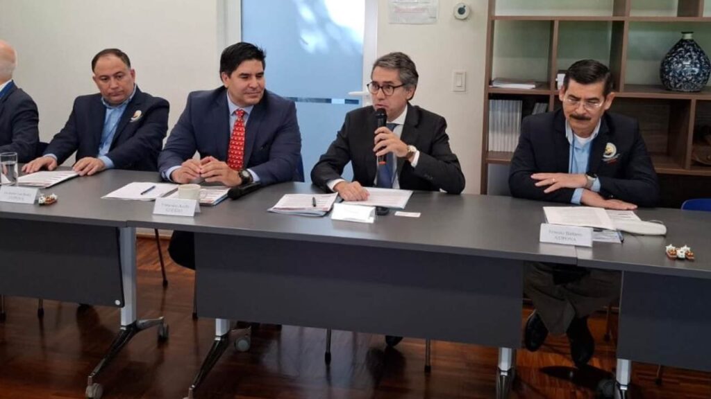 Francisco Acuña, de Codeso Sonora, destacó el momento clave de modernización del Puerto de Guaymas.