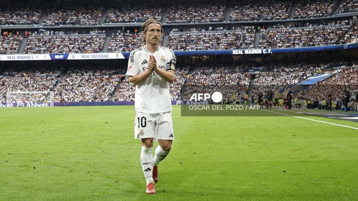 El Santiago Bernabéu y el Real Madrid le realizaron un homenaje al croata Luka Modric, quien se despide del equipo merengue.