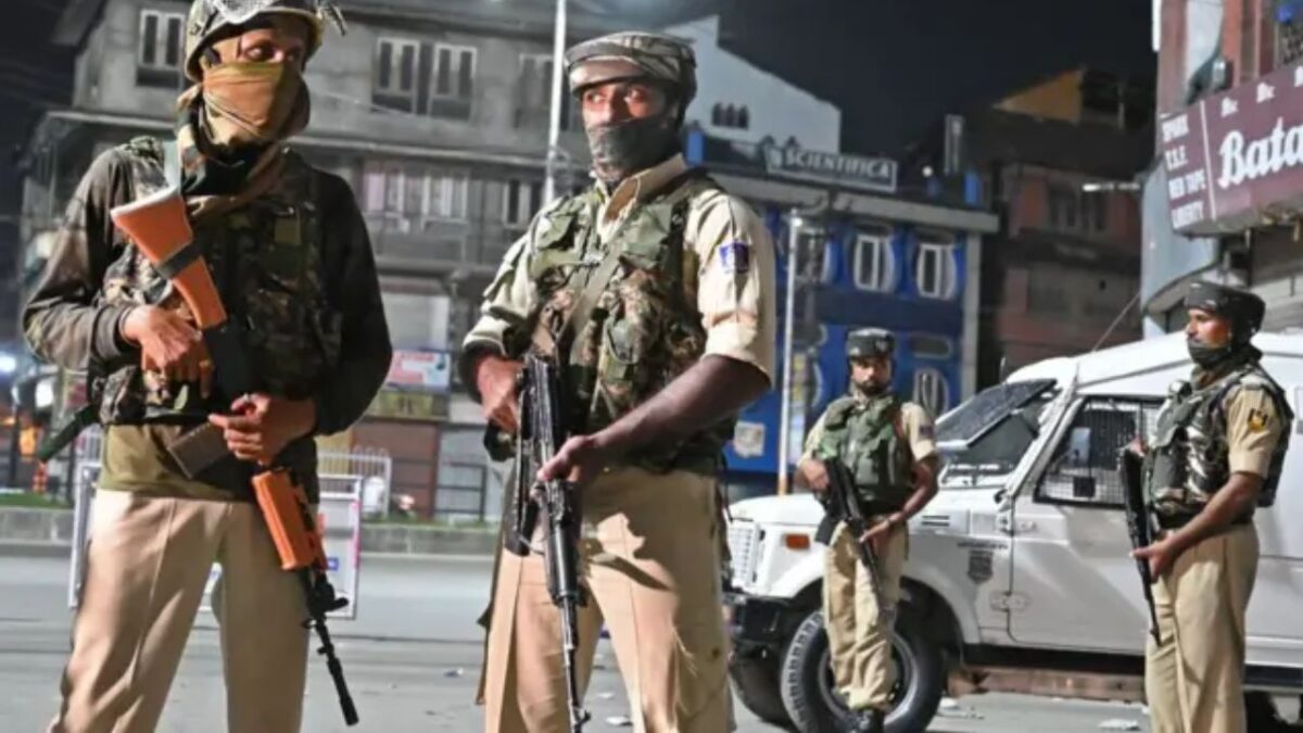 India y Pakistán intercambian fuego de artillería