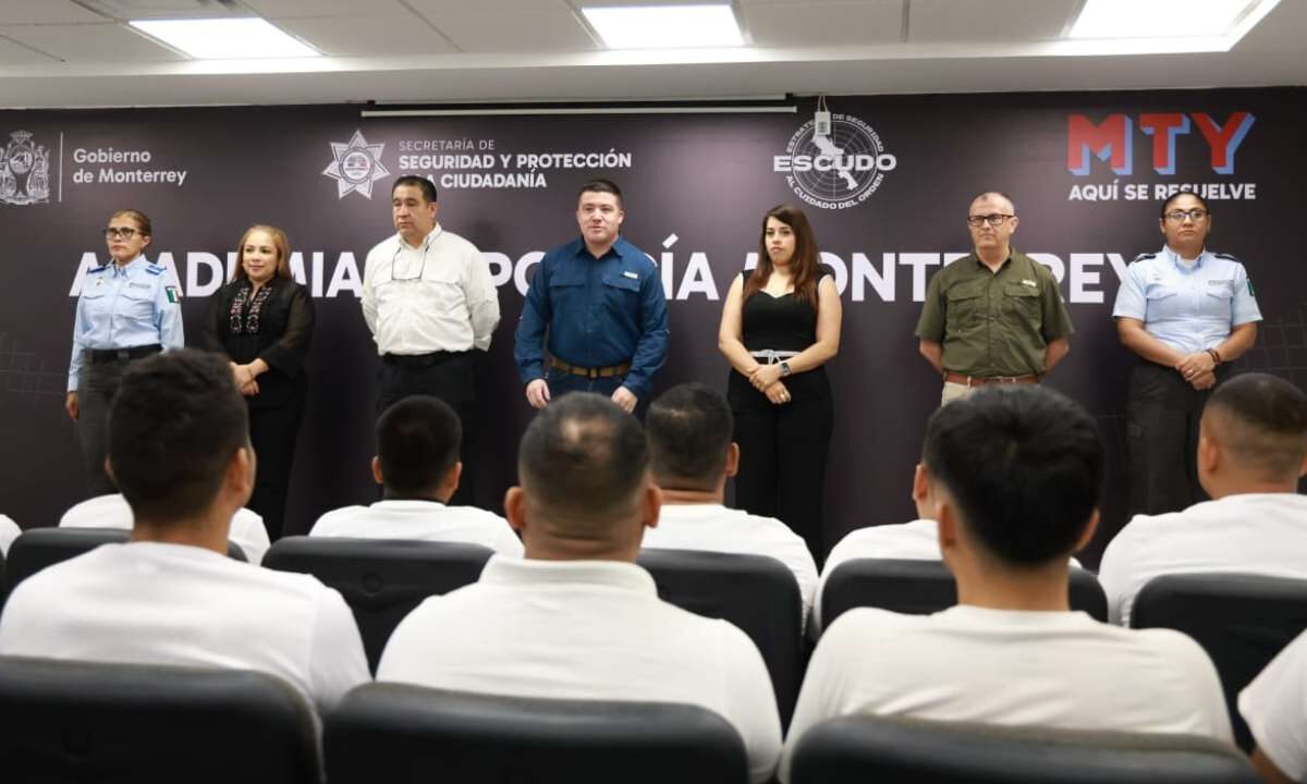 El municipio de Monterrey intensifica su reclutamiento en la Academia de Policía.
