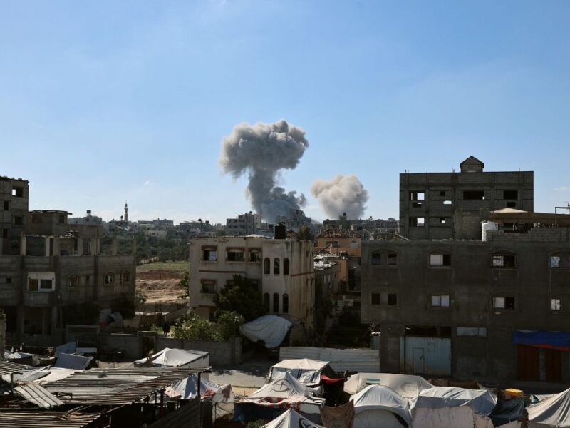 Israel acepta alto al fuego y anuncia más colonias