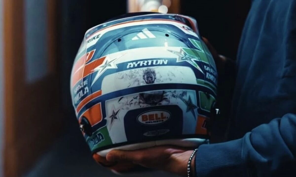 El joven piloto italiano Andrea Kimi Antonelli, homenajea a Ayrton Senna con su imagen en el casco