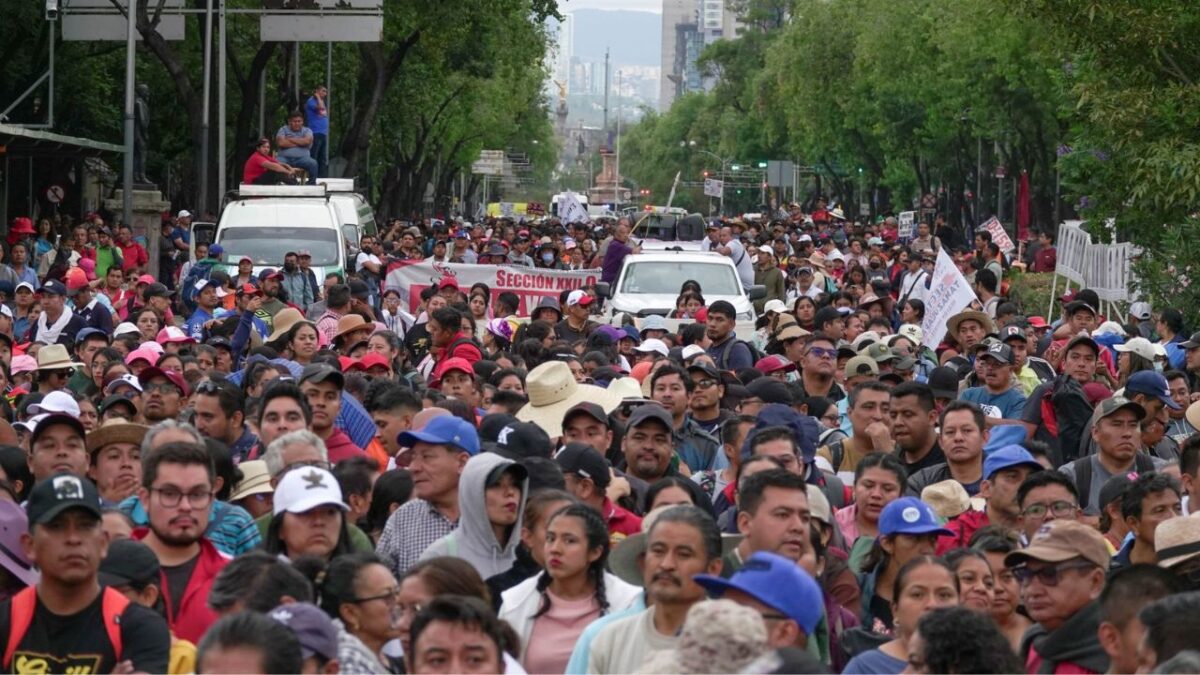 La CNTE señaló que serán sus bases quienes decidan si se boicotea la votación del domingo, y la respuesta oficial que se dará a la oferta del Gobierno para levantar el paro. Movilizaciones
