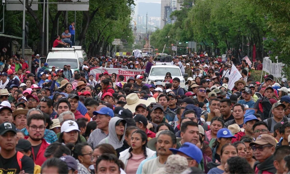 La CNTE señaló que serán sus bases quienes decidan si se boicotea la votación del domingo, y la respuesta oficial que se dará a la oferta del Gobierno para levantar el paro. Movilizaciones