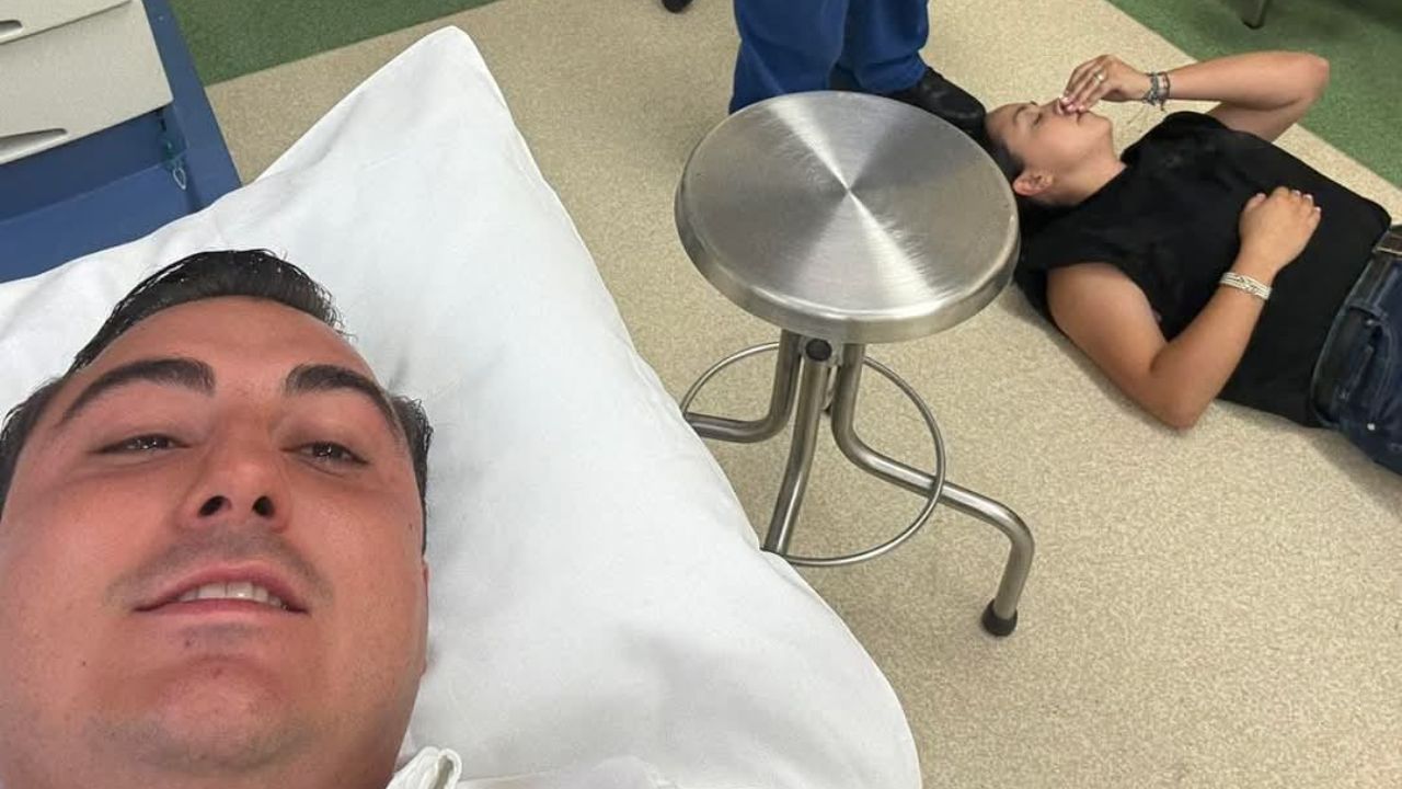 Un ejemplar de león rescatado causó una herida al alcalde de García en Nuevo León que requirió 12 puntadas, mientras lo alimentaba.