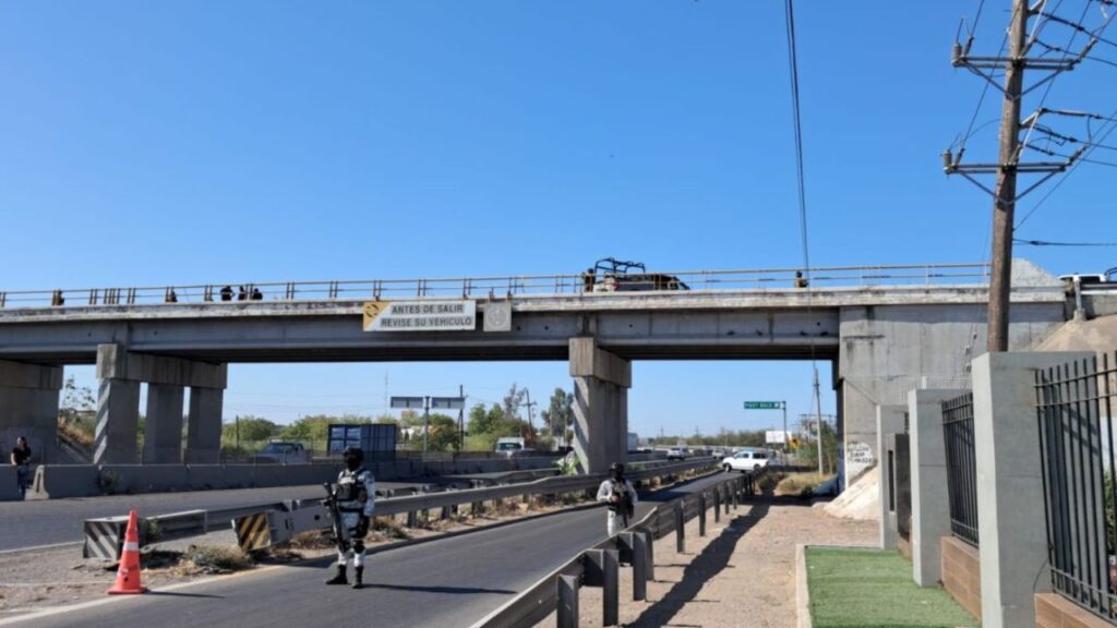 Localizan cuerpo dentro de una maleta en puente al sur de Sinaloa. Noticias en tiempo real