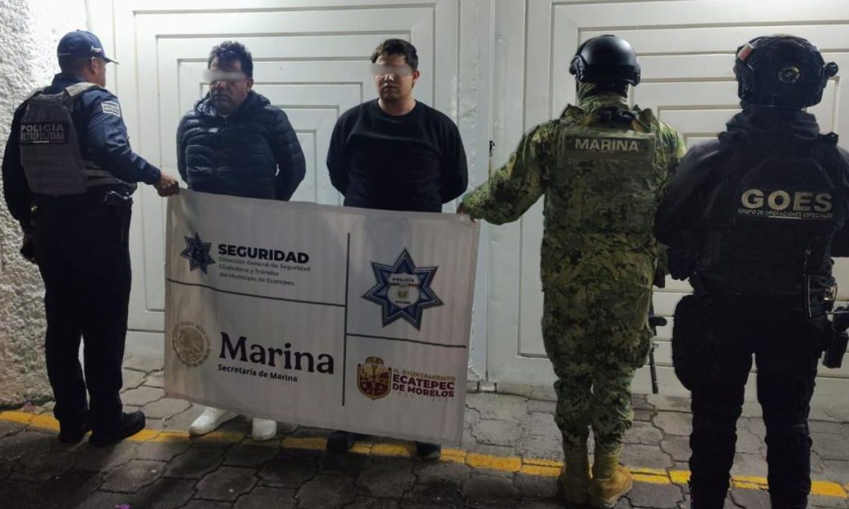 La Secretaría de Marina detuvo a dos miembros del grupo delictivo de "Los 300", dedicados a la extorsión de transportistas en el Edomex.