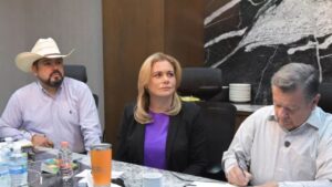 Maru Campos acuerda con Gobierno reanudar exportaciones de ganado a EU