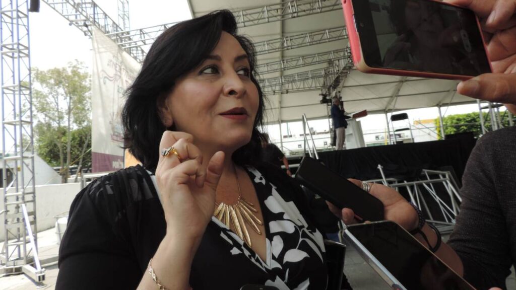 La directora de la FES Aragón reconoció que más de 17 mil alumnos que egresaron desde hace 15 años y hasta la fecha no se han titulado