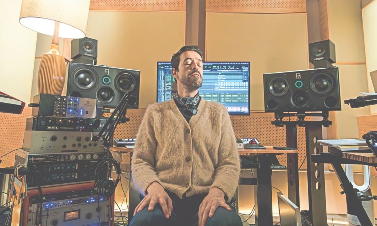 A lo largo de 36 años de carrera musical, Meme del Real ha destacado profesionalmente como músico, productor, cantante, pero ahora enfrenta el reto de hacerlo como solista.