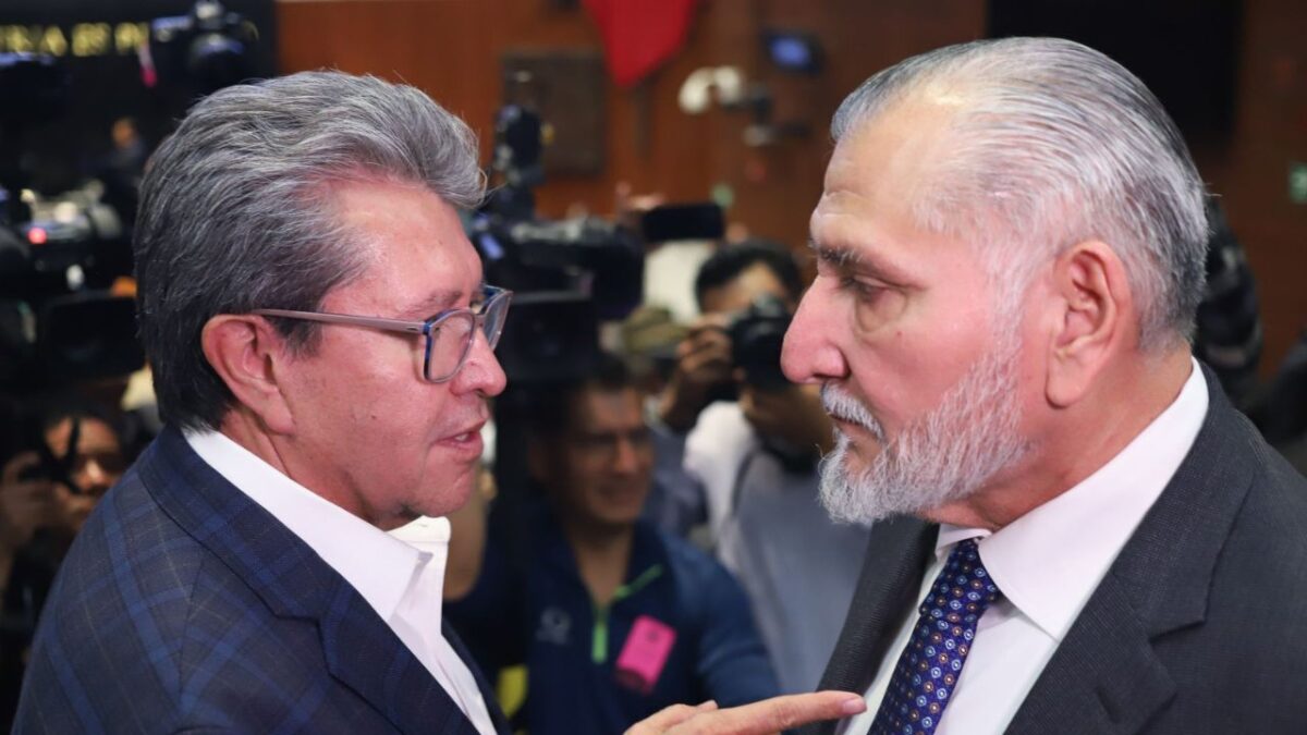 En una “visita sorpresa” al Senado, el diputado Ricardo Monreal anunció 2 periodos extraordinarios para desahogar 22 leyes reglamentarias, a la par de declarase “amigo” del senador, Adán Augusto López.