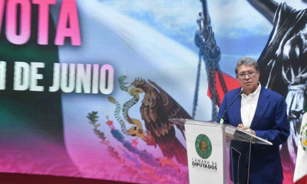 Ricardo Monreal rechazó que acordeones en los que se indica por qué candidatos votar deslegitimen la elección judicial del próximo domingo.