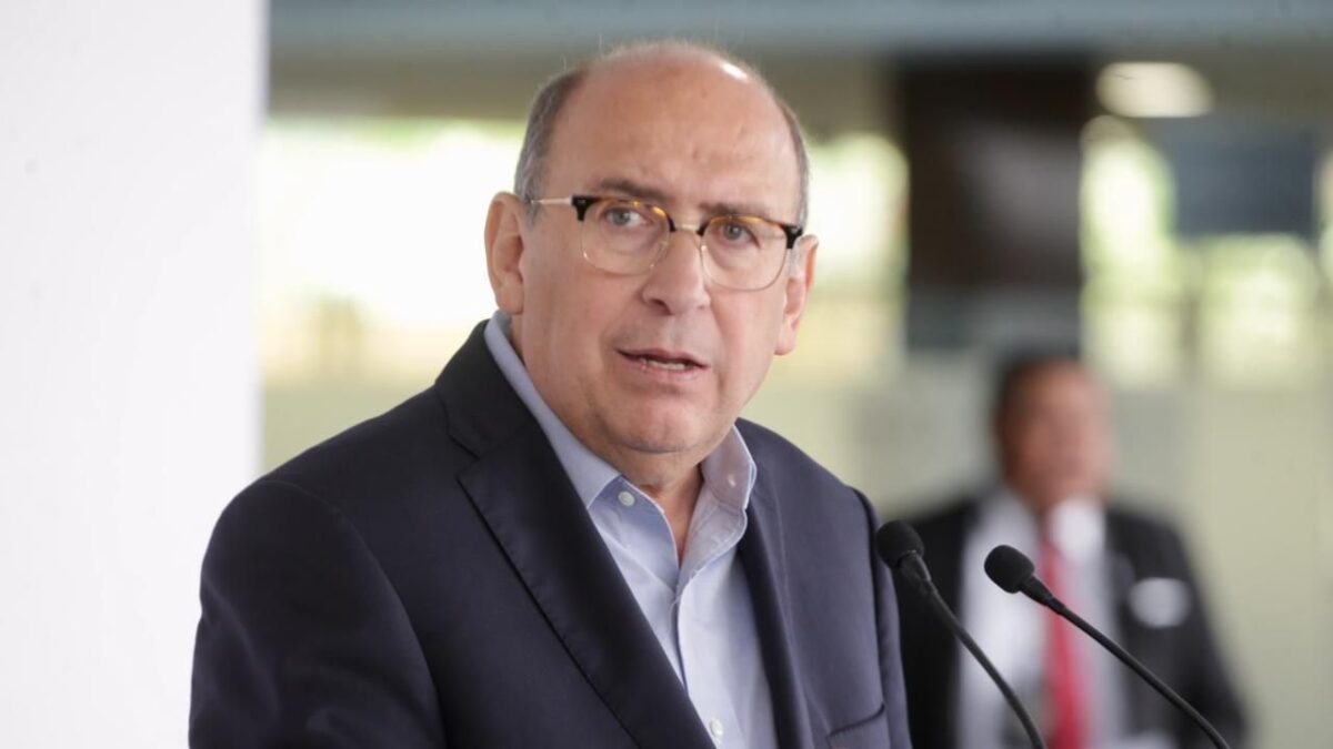 Rubén Moreira pide a la Fisel investigar acordeones en elección judicial.