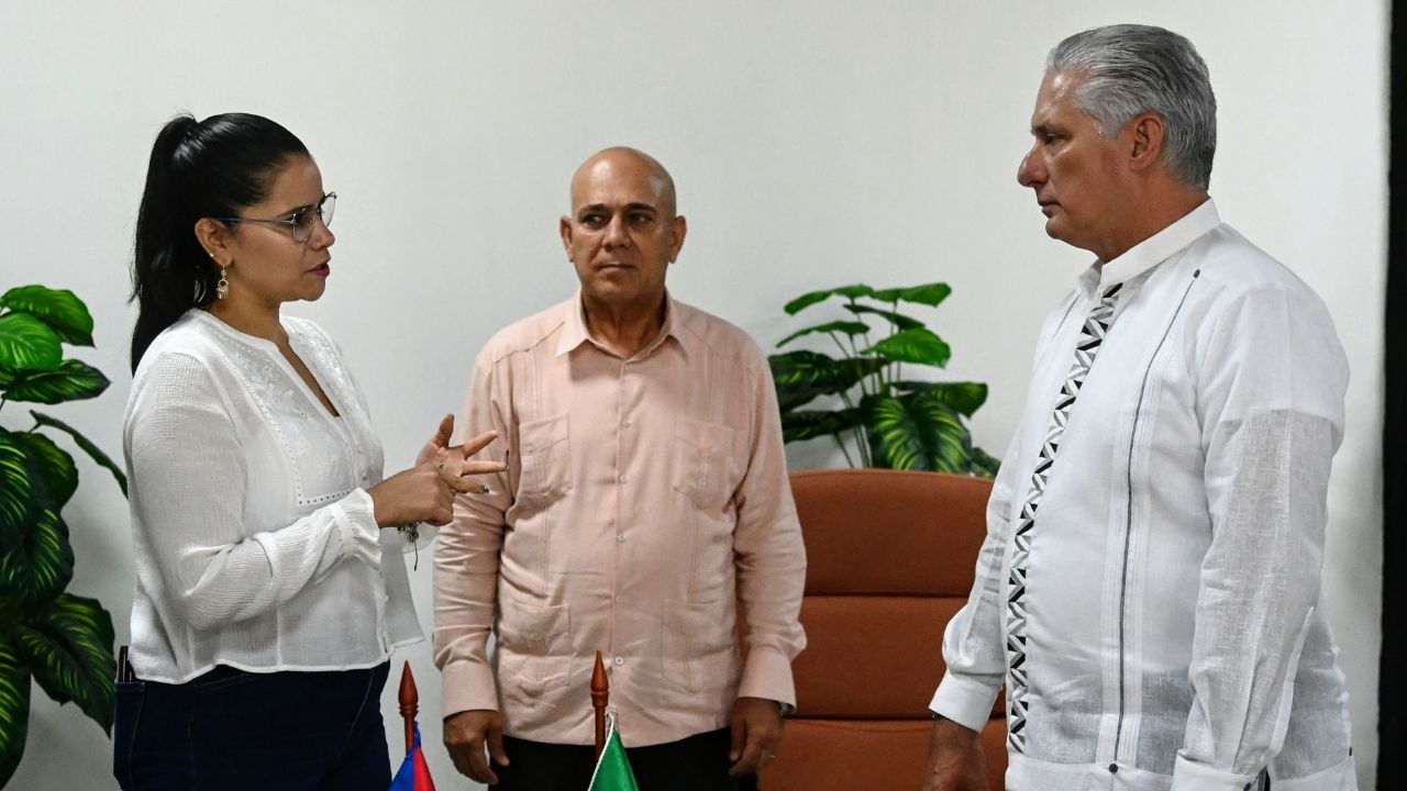 reunión entre Morena y partidarios de Cuba