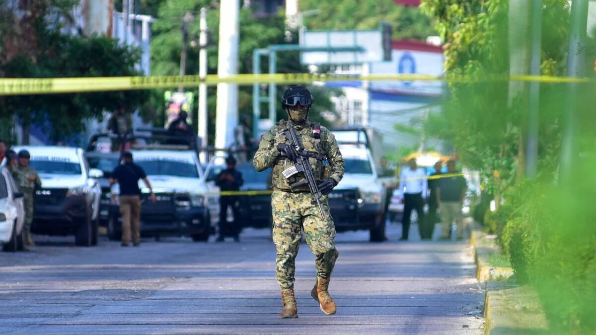Mueren 6 personas tras ataque armado en el poblado El Treinta, en el municipio de Acapulco.