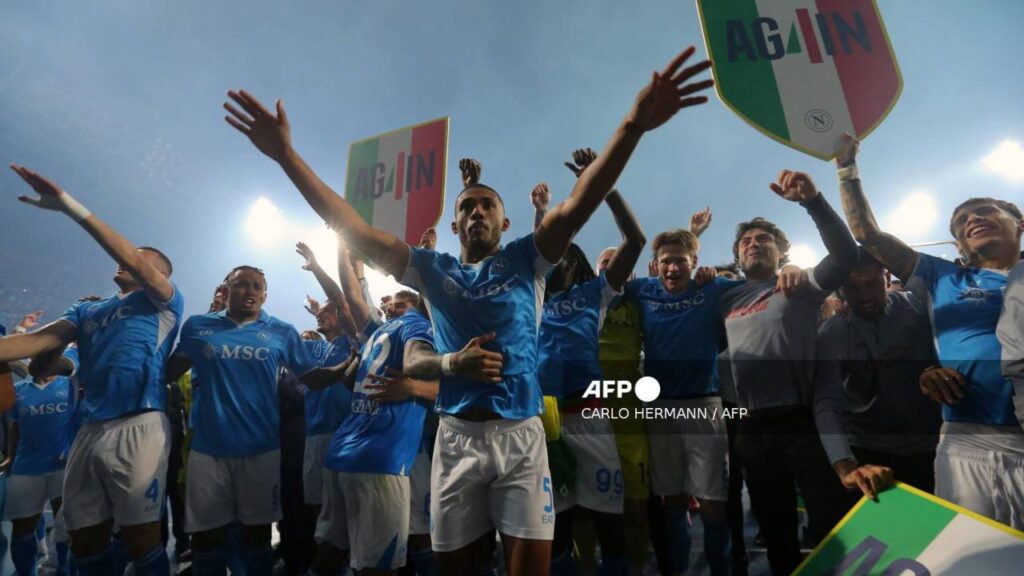 Napoli termina la temporada con un punto de ventaja sobre el segundo lugar de la tabla general, el Inter de Milán.