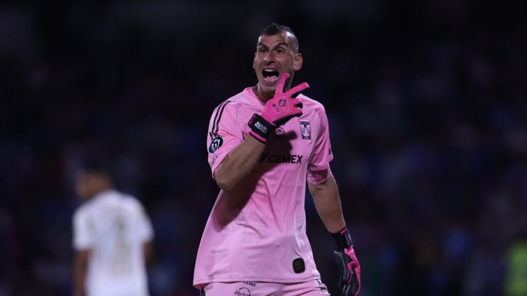 Necaxa y Tigres quedaron empatados sin goles en el primer partido de los cuartos de final entre ambos equipos.
