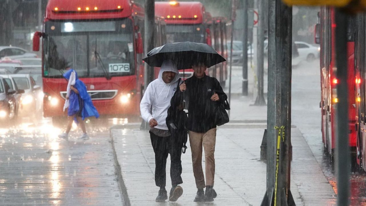 Autoridades de Protección Civil de la CDMX activaron las alertas naranja y amarilla por lluvia y caída de granizo en varias alcaldías.