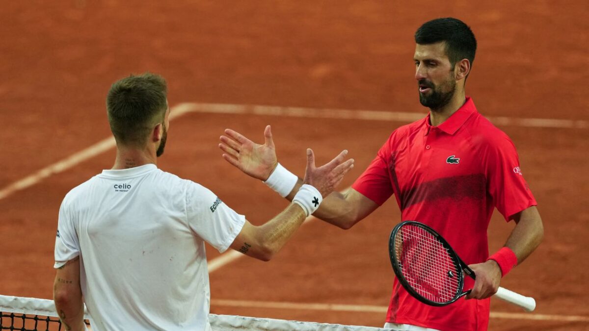 Será la vigésima ocasión que Novak Djokovic juegue un partido de tercera ronda en Roland Garros, torneo que ganó por última ocasión en 2023 y que únicamente ha conquistado en tres ocasiones en total, sumados los años de 2016 y 2021