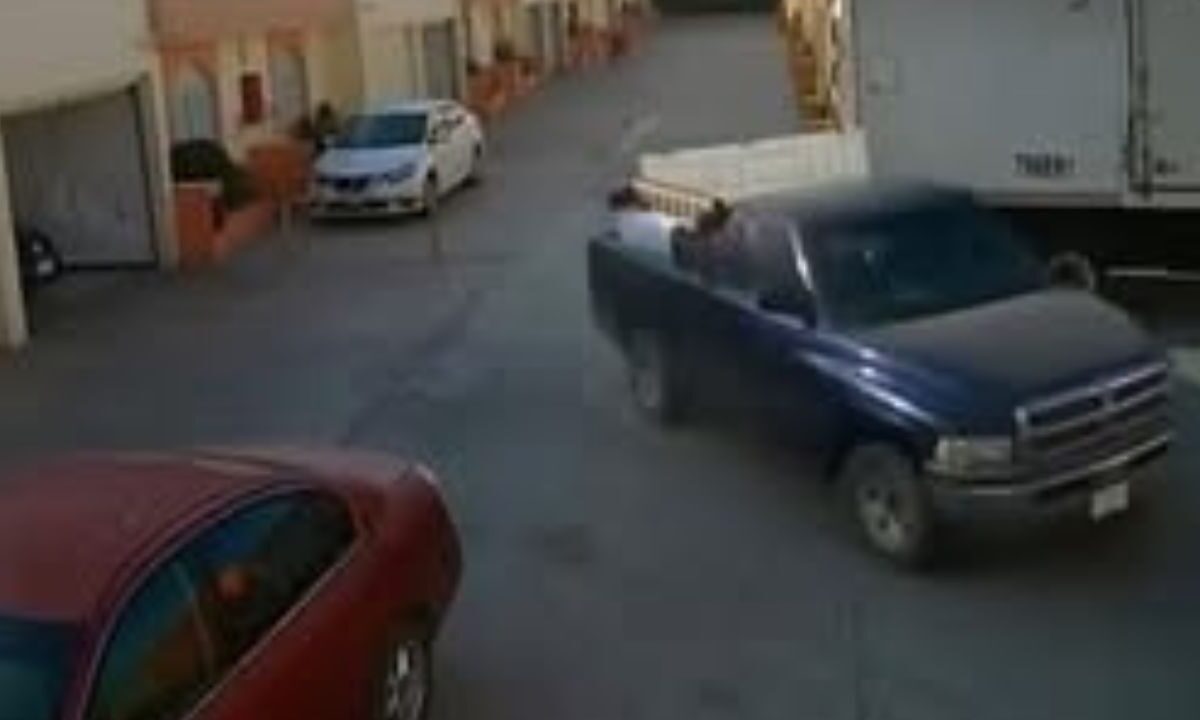 Pareja alquila motel en San Luis Potosí; roban mobiliario incluido el "sillón del amor".