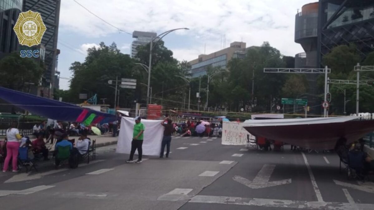 Protestan 6 mil integrantes de la CNTE sobre Reforma