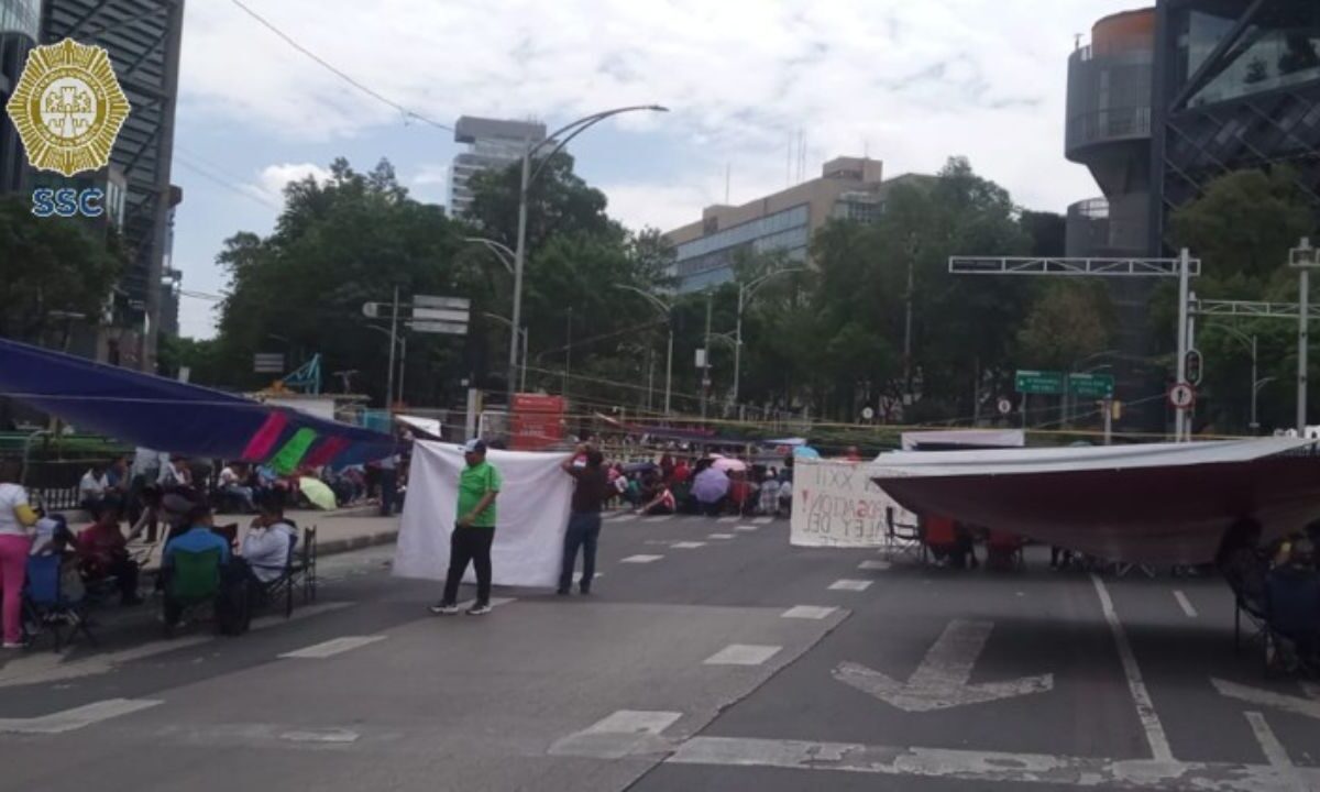 Protestan 6 mil integrantes de la CNTE sobre Reforma