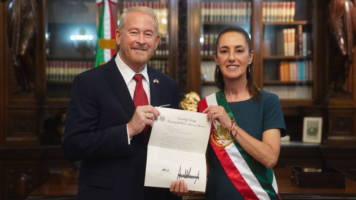 Recibe Sheinbaum cartas credenciales de cinco embajadores, incluido EU