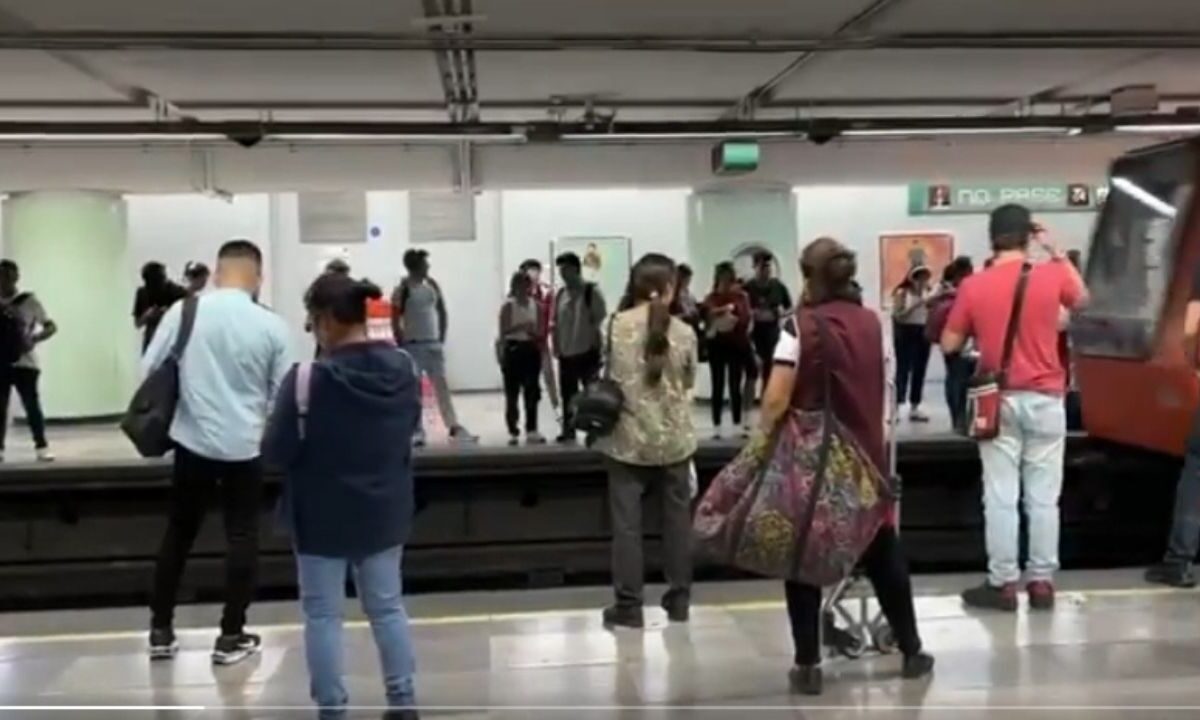 El Metro reanudó su servicio en la Línea B luego una falla eléctrica que interrumpió la operación de los trenes en todas las estaciones.