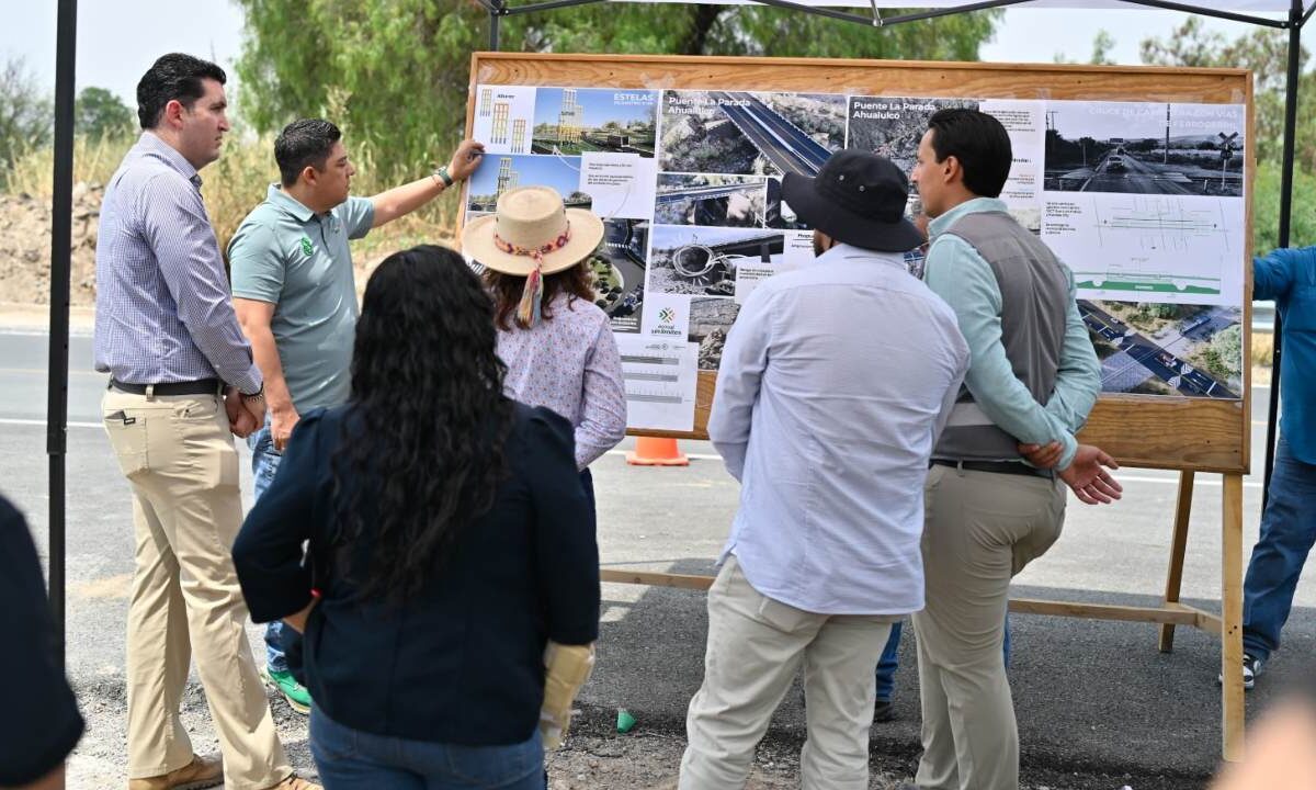 El Gobernador de SLP, Ricardo Gallardo, supervisó las obras en el Altiplano y anunció un nuevo puente.