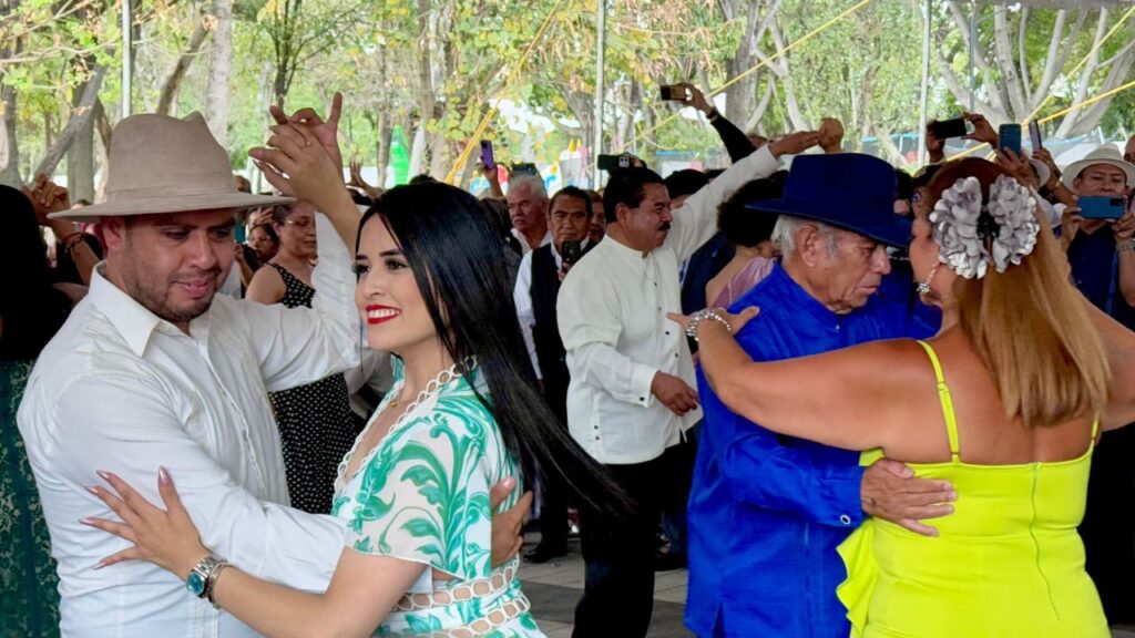 Con más de dos mil 600 asistentes se llevó a cabo el “Maratón del Danzón” en la alcaldía Coyoacán.