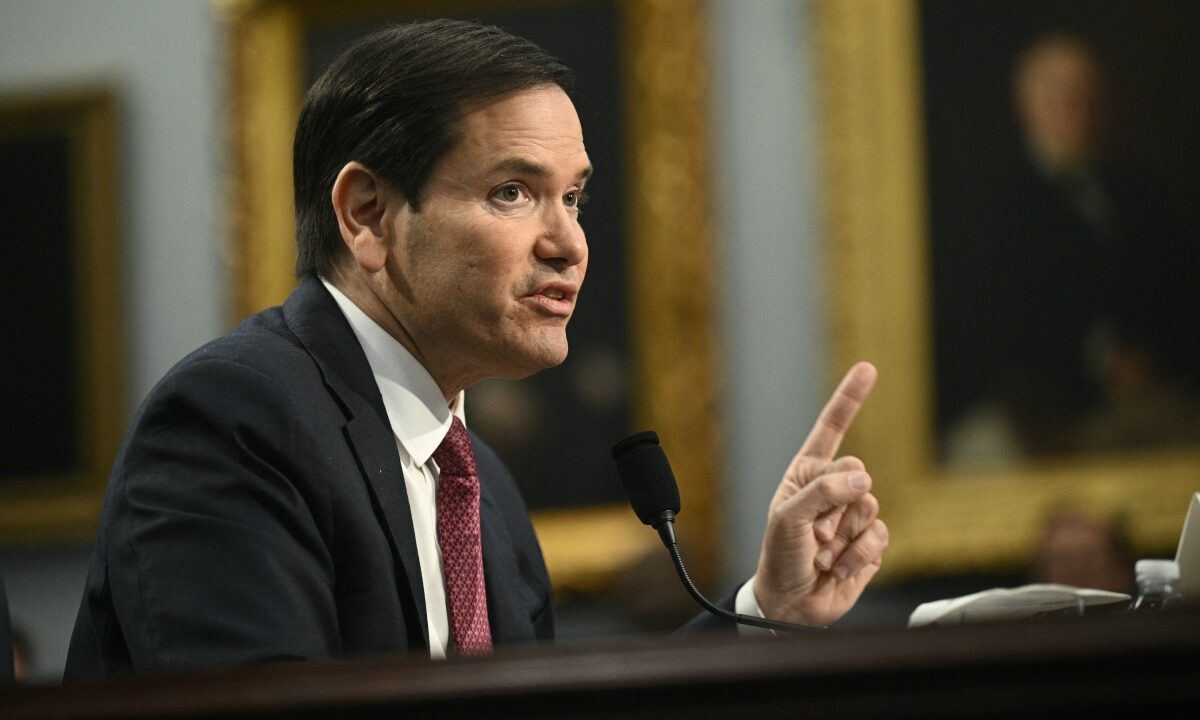 Rubio anuncia visita a México para tocar temas de colaboración contra violencia