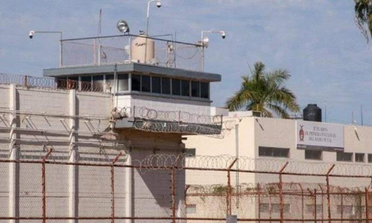 Se desata balacera en el penal de Aguaruto en Culiacán
