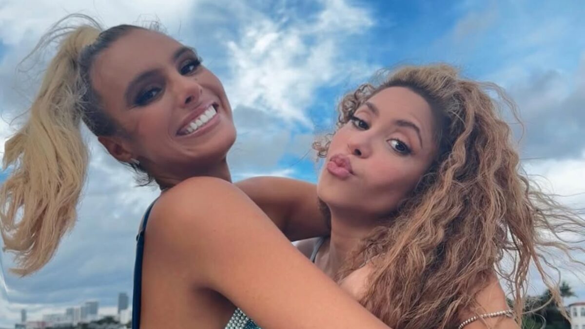 Shakira invita a Lele Pons a hacer el la caminata de la loba en su primer concierto en EU